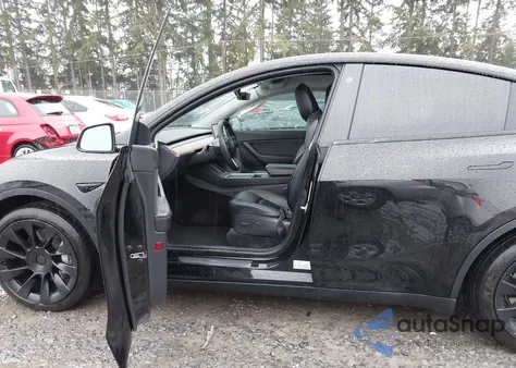 2021 Tesla Model Y Long Range Dual Motor All-Wheel Drive из США, поврежденный, VIN 5YJYGDEEXMF302056